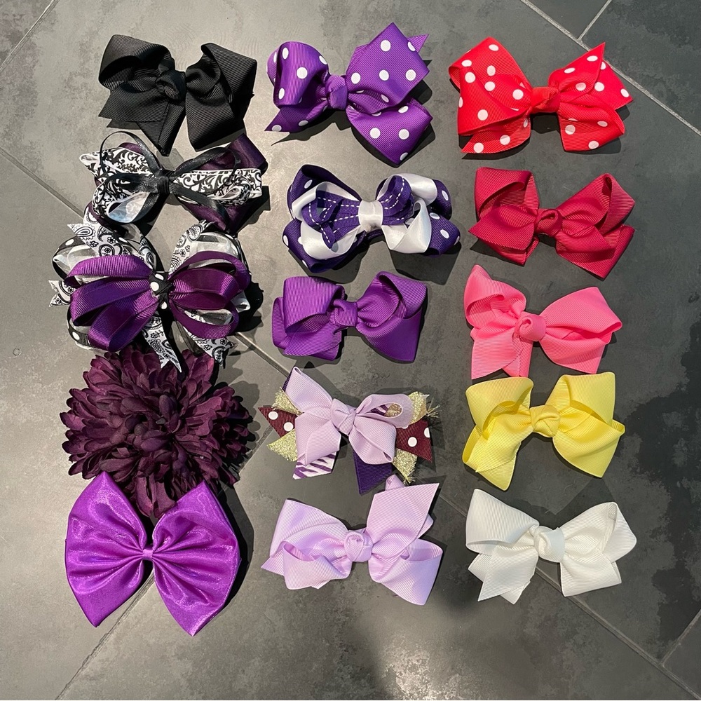 Assorted hair accessories